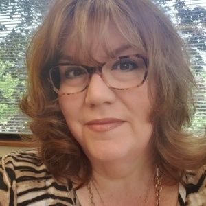 Meet your Posher, Michele